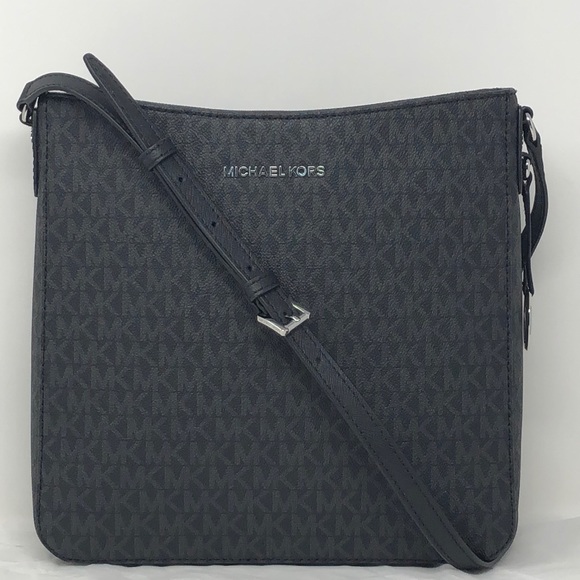 Michael Kors Handbags - NWT Michael Kors LG messenger crossbody